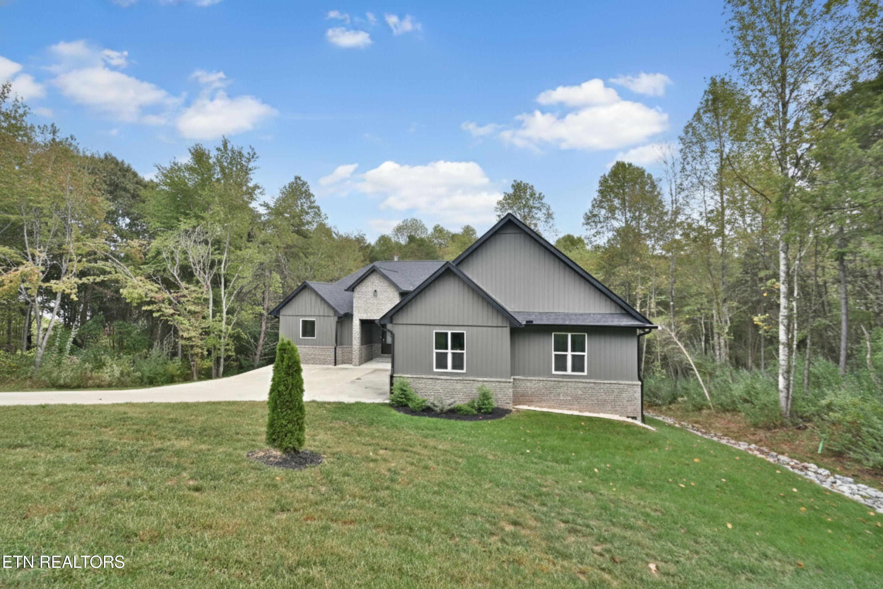 112 Amohi Way