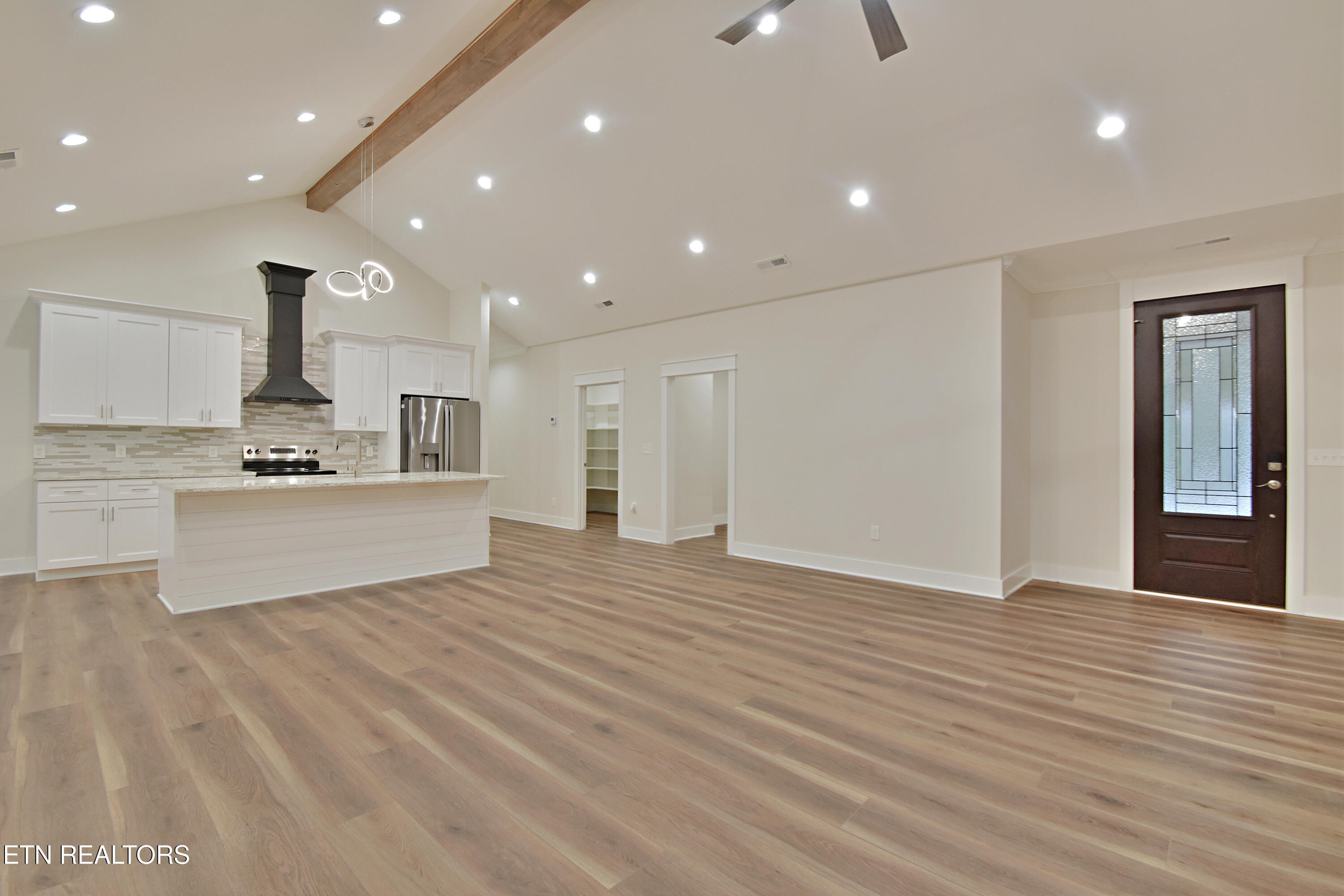 112 Amohi Way