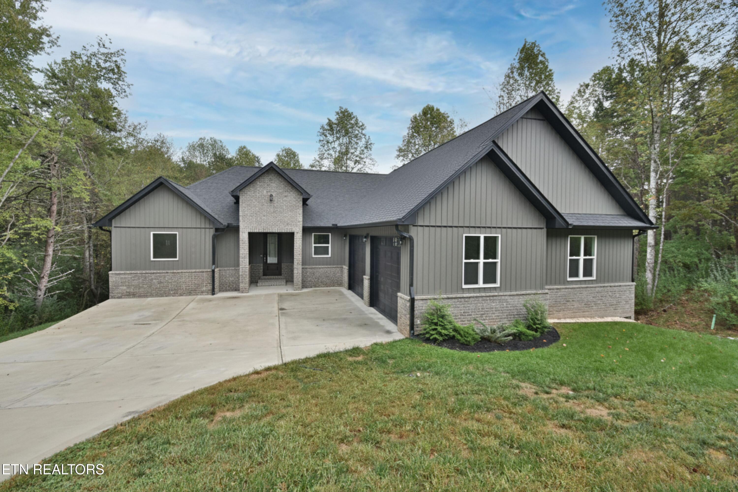 112 Amohi Way