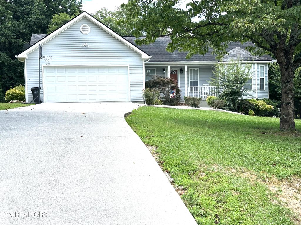 Photo of 400 Oakhill Drive, Sweetwater, TN 37874 (MLS # 1308583)
