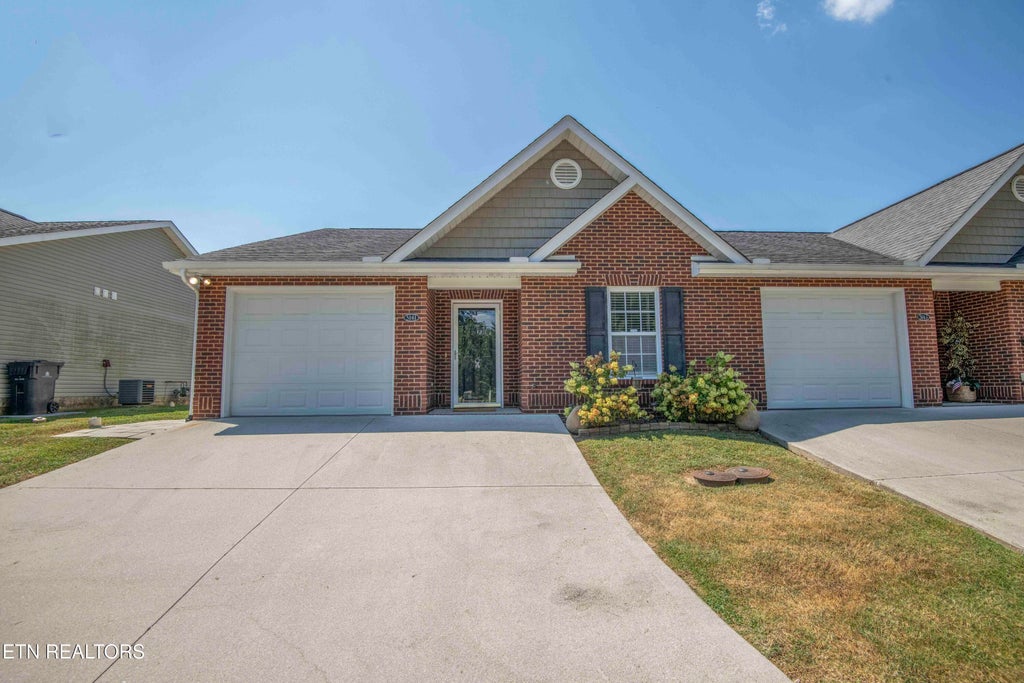 Photo of 5141 Spring Petal Way #16, Knoxville, TN 37912 (MLS # 1354368)