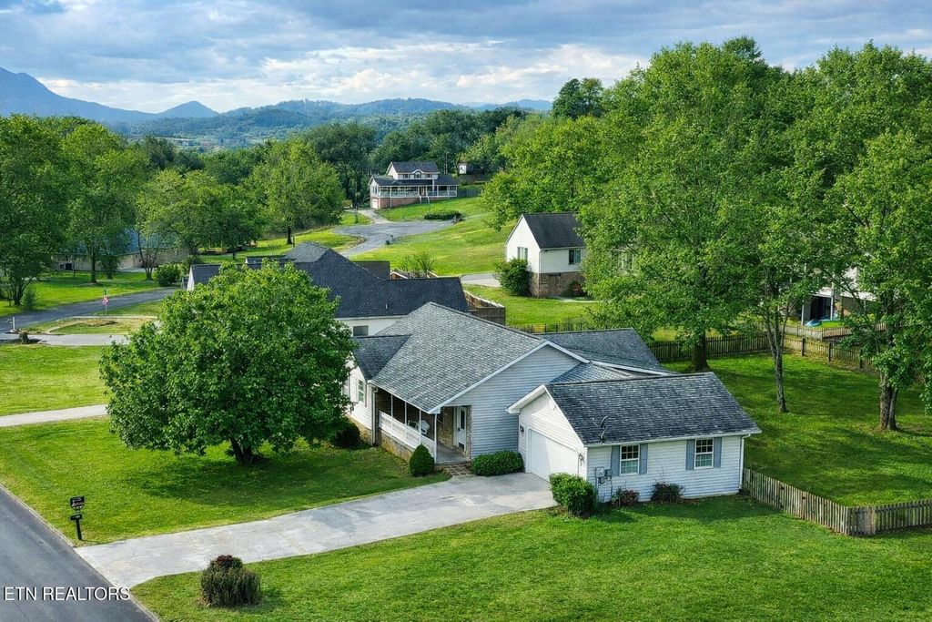 Photo of 913 Columbine Lea, Sevierville, TN 37862 (MLS # 1324602)