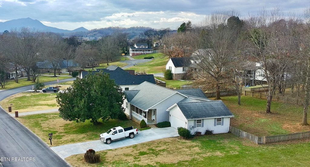 Photo of 913 Columbine Lea, Sevierville, TN 37862 (MLS # 1324602)