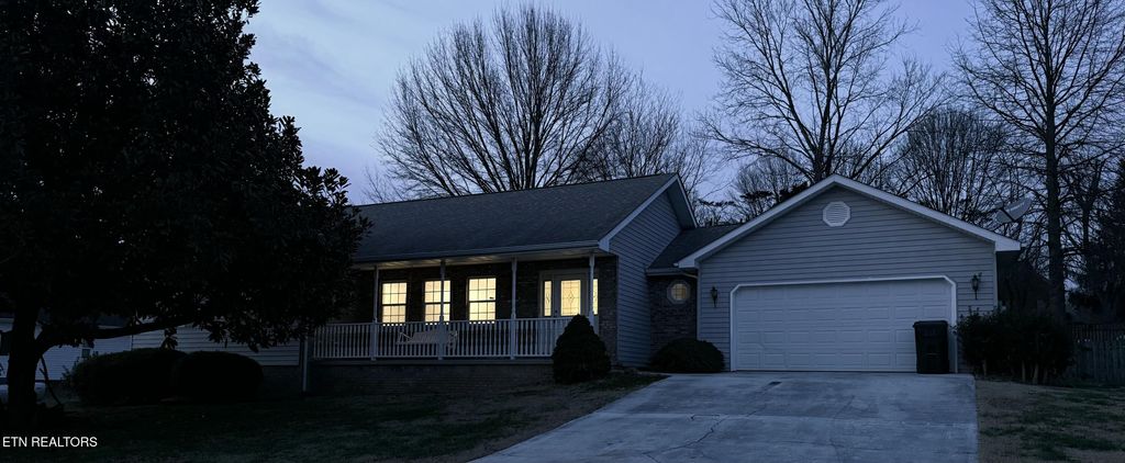 Photo of 913 Columbine Lea, Sevierville, TN 37862 (MLS # 1324602)