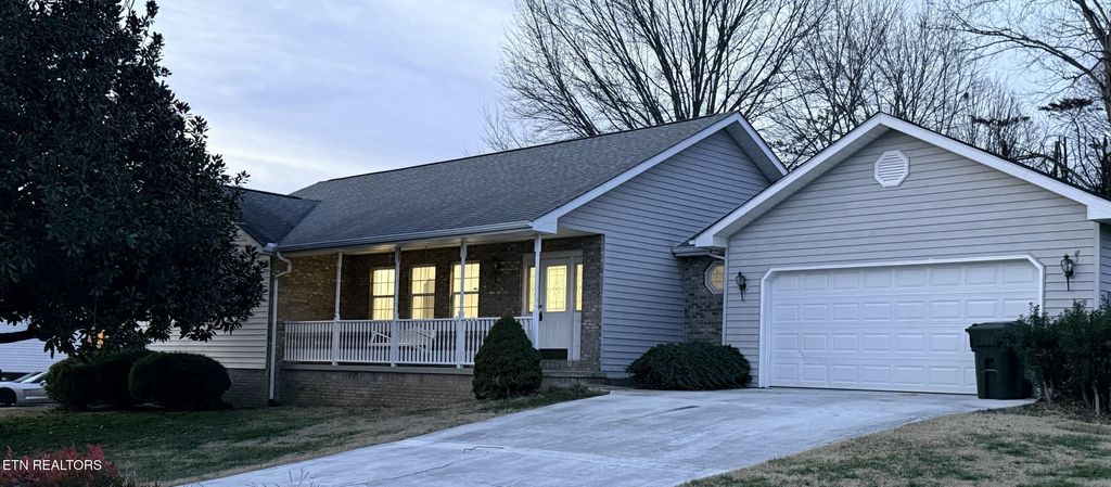 Photo of 913 Columbine Lea, Sevierville, TN 37862 (MLS # 1324602)