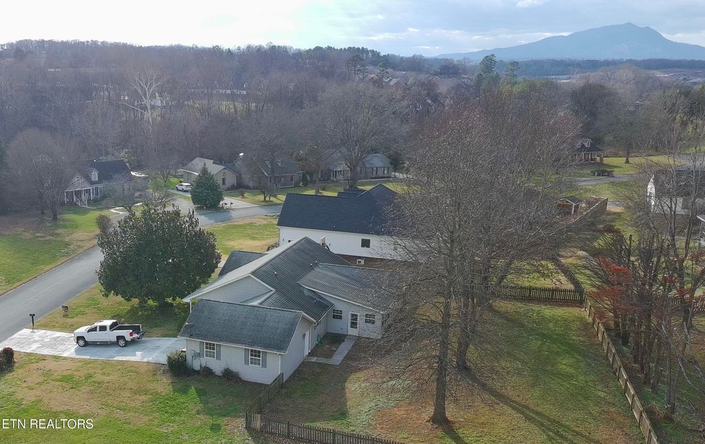 Photo of 913 Columbine Lea, Sevierville, TN 37862 (MLS # 1324602)