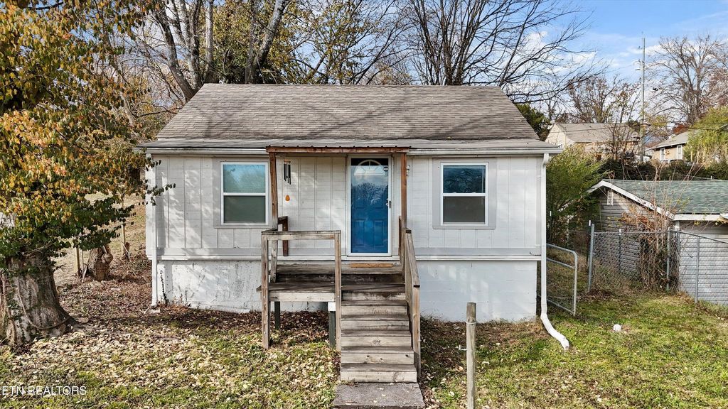 Photo of 917 W Emerald Ave, Knoxville, TN 37921 (MLS # 1322443)