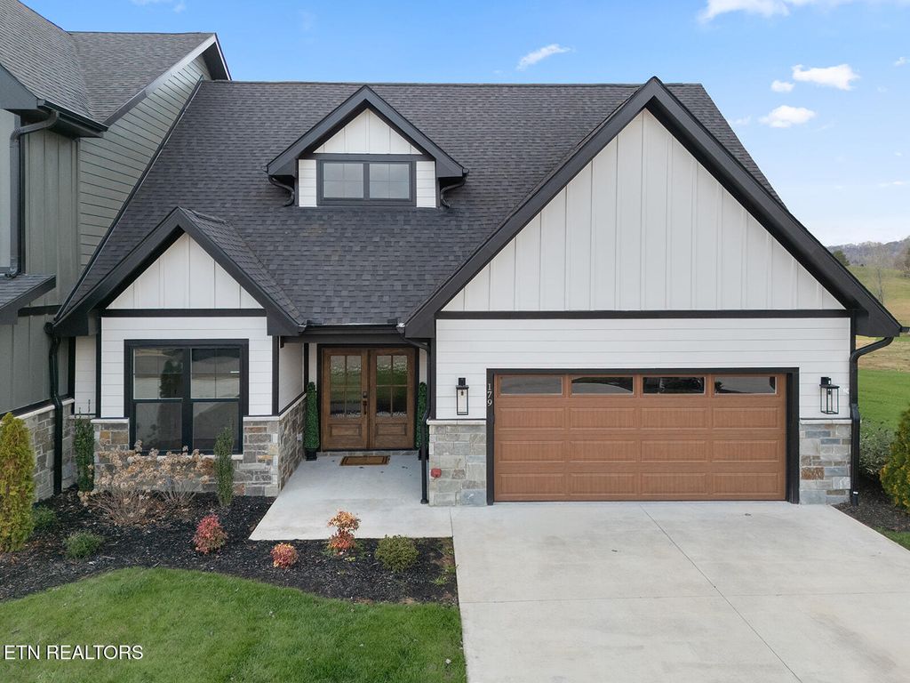 Photo of 179 Island Circle, Loudon, TN 37774 (MLS # 1324112)