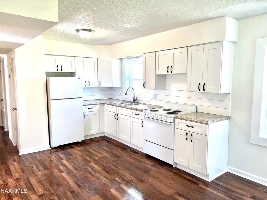 Photo of 221 Rector Drive, Huntsville, TN 37756 (MLS # 1223583)