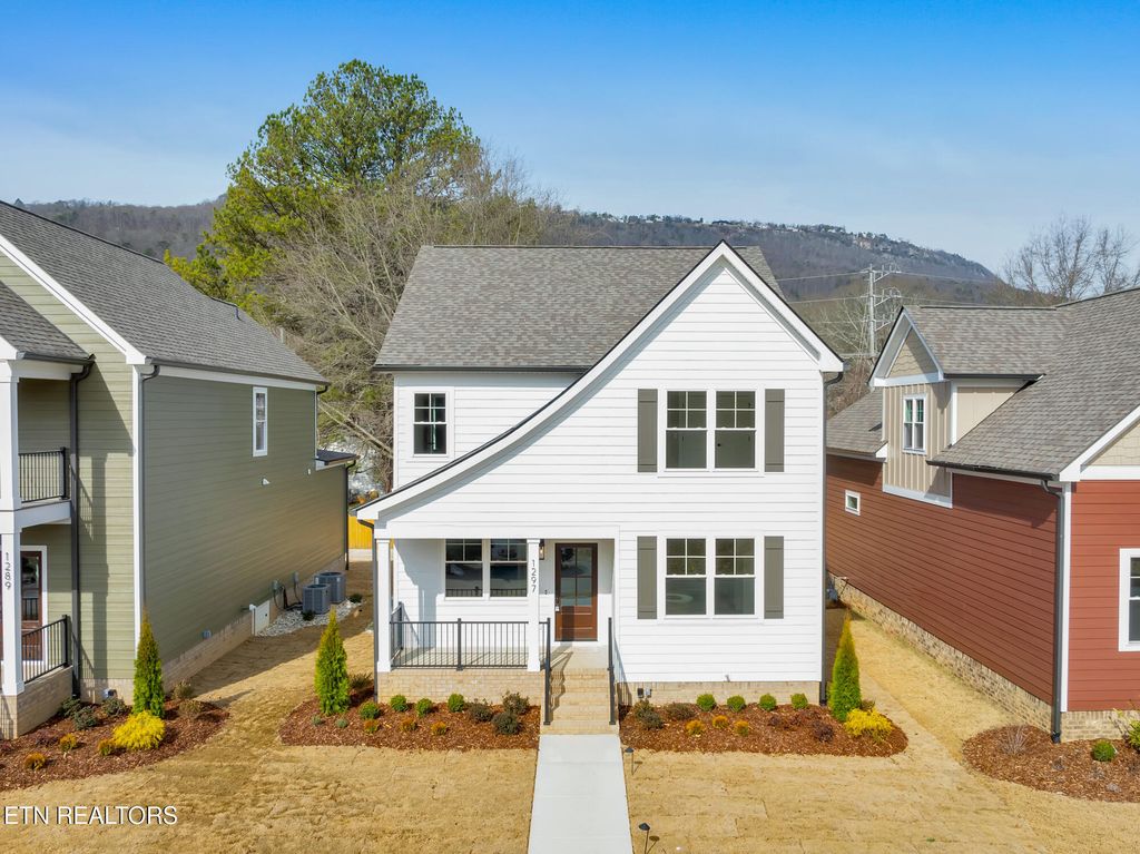 Photo of 1297 Thomas Ave, Chattanooga, TN 37409 (MLS # 1332201)