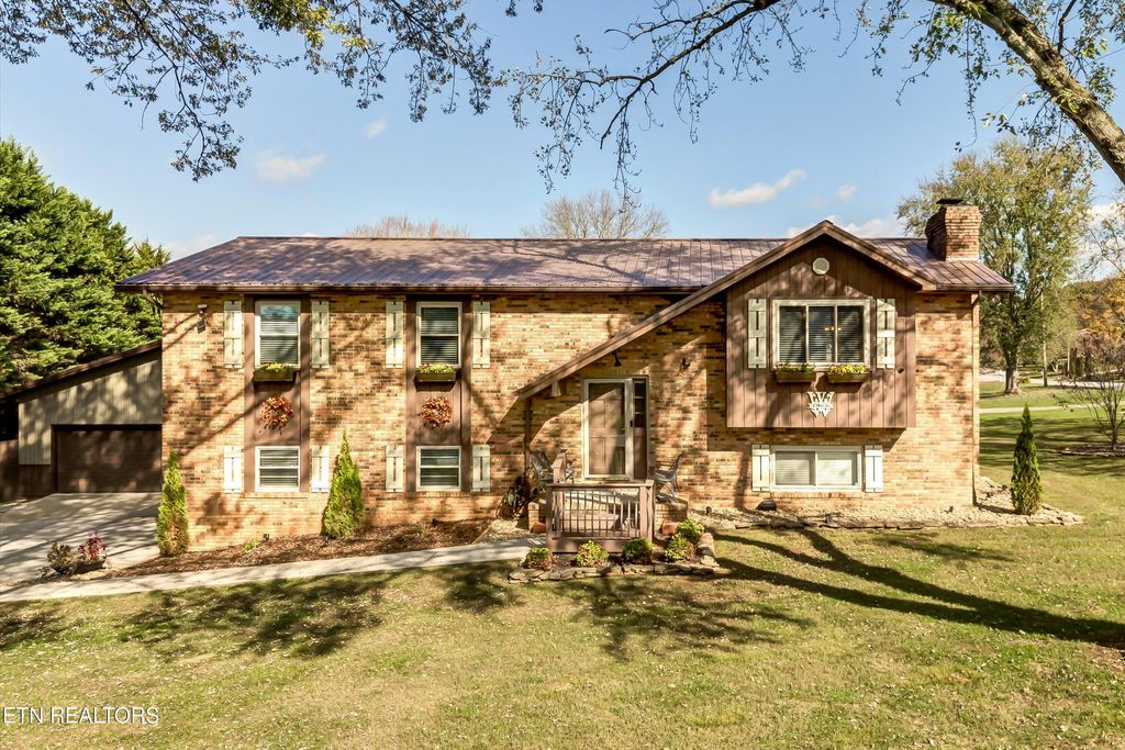 Photo of 2550 Robinson Drive, Louisville, TN 37777 (MLS # 1282639)