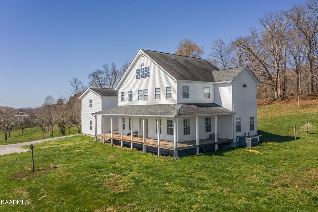 Photo of 224 Walker Court, New Tazewell, TN 37825 (MLS # 1221437)