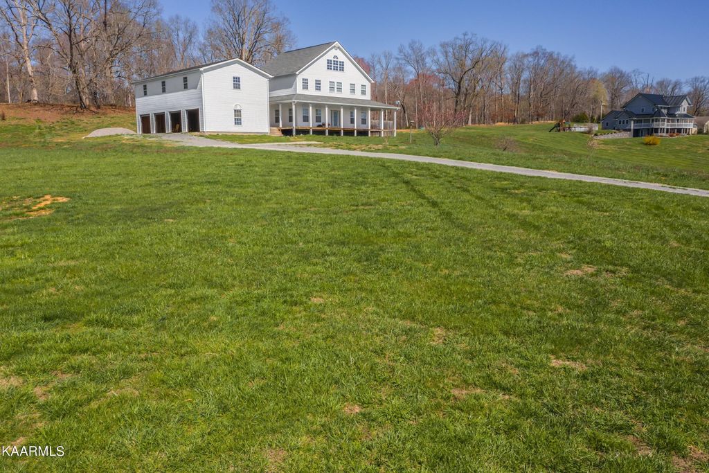 Photo of 224 Walker Court, New Tazewell, TN 37825 (MLS # 1221437)