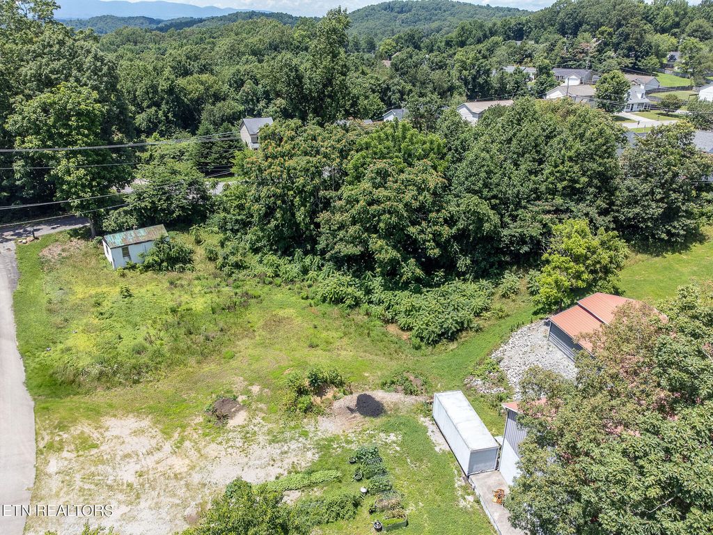 Photo of 8158 Bell Campground Rd, Powell, TN 37849 (MLS # 1306014)