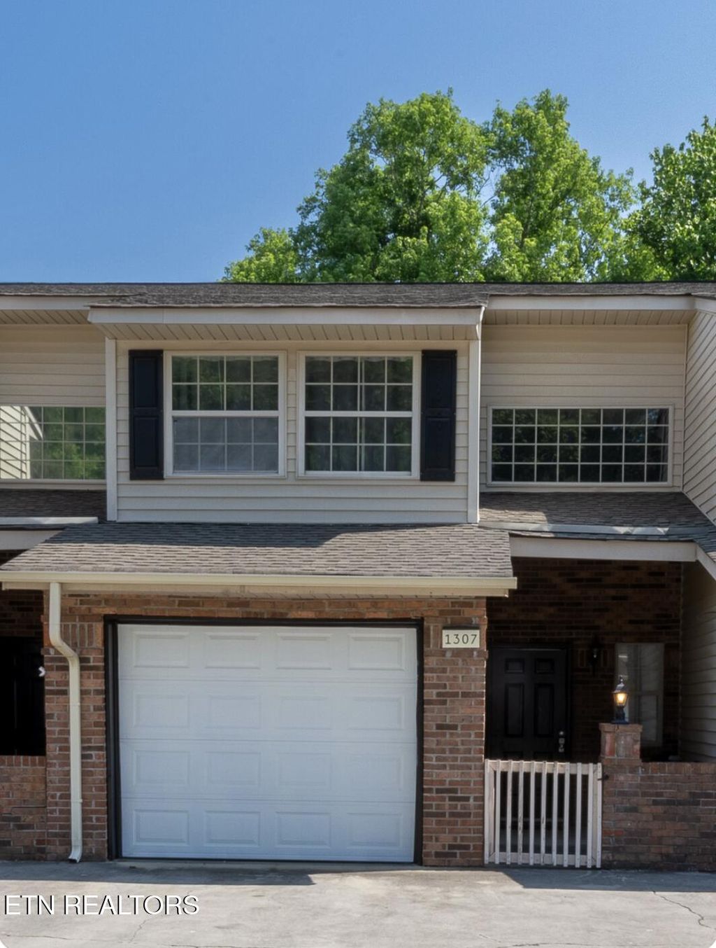 Photo of 1307 Mountain Meadows Way, Sevierville, TN 37862 (MLS # 1338681)
