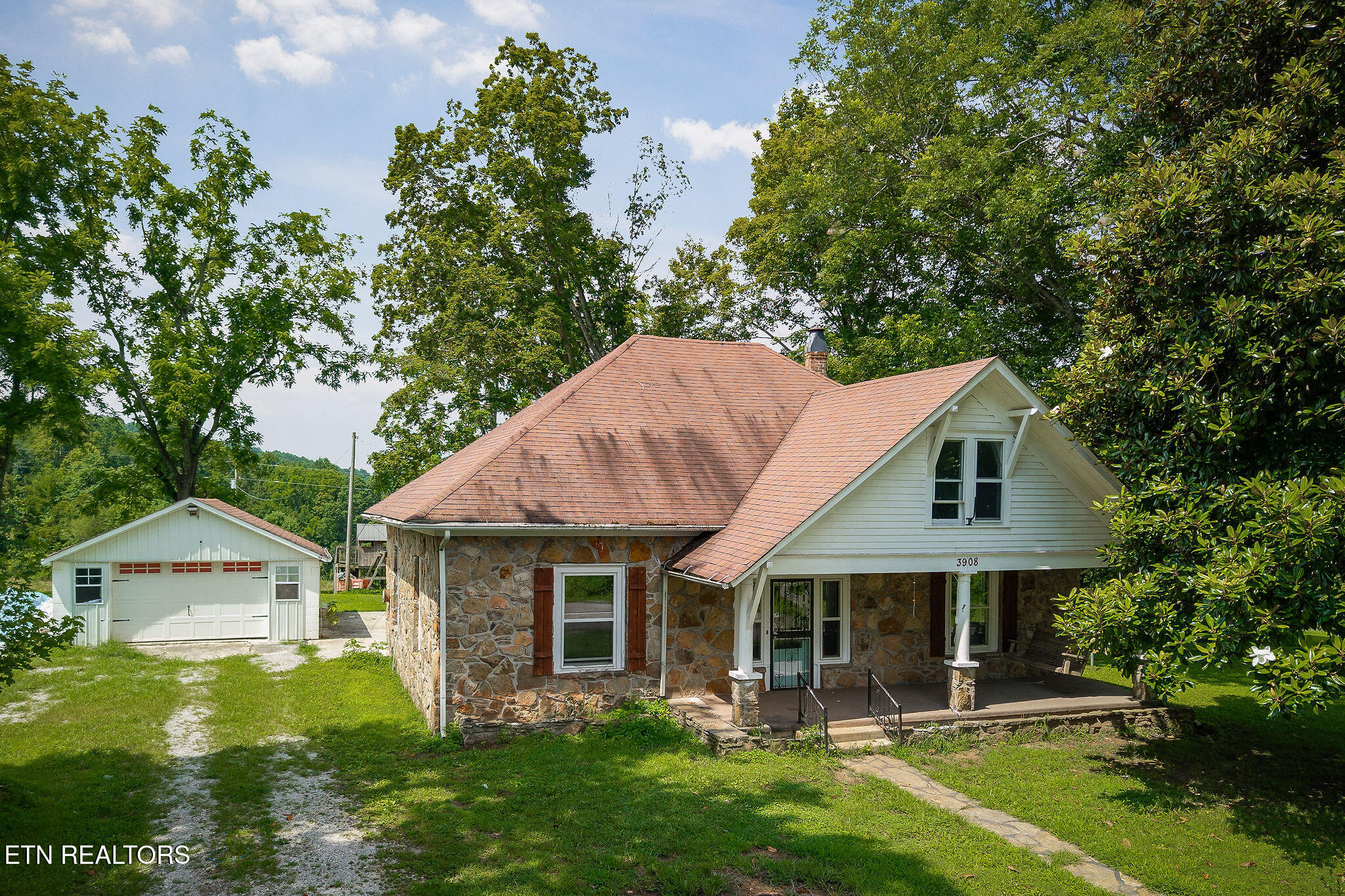 3908 Lost Creek Rd