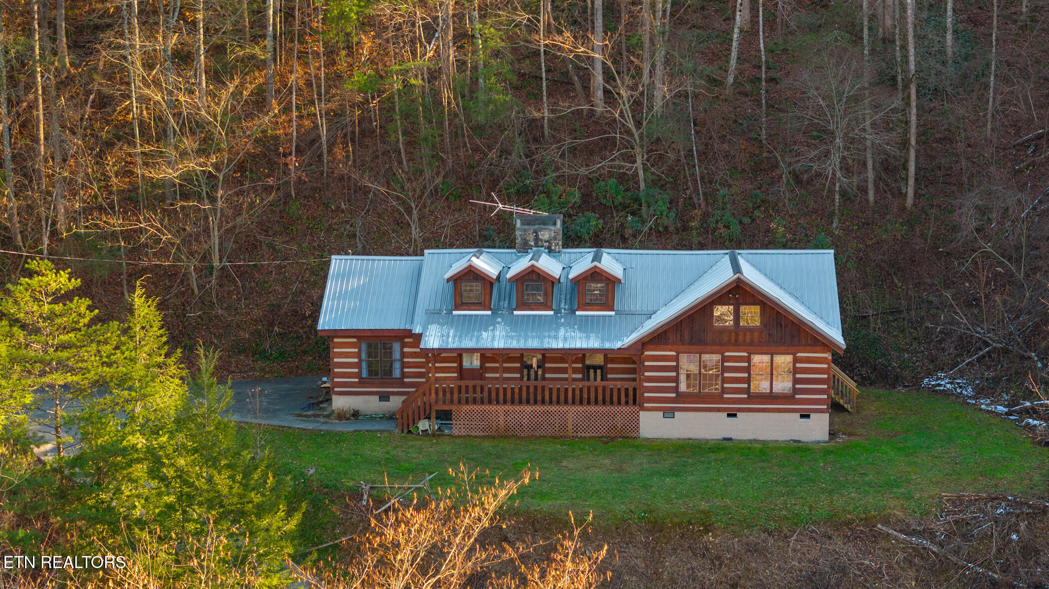 830 Sleepy Hollow Rd