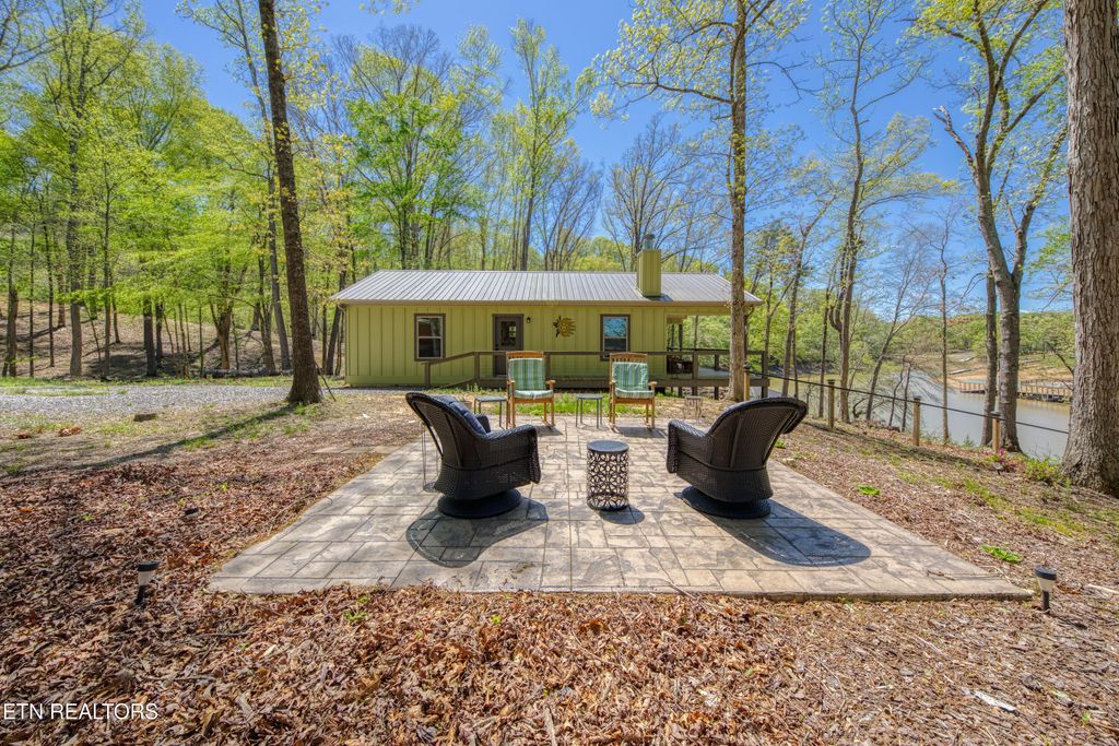 Photo of 1040 Ridge Point Tr, Dandridge, TN 37725 (MLS # 1298705)