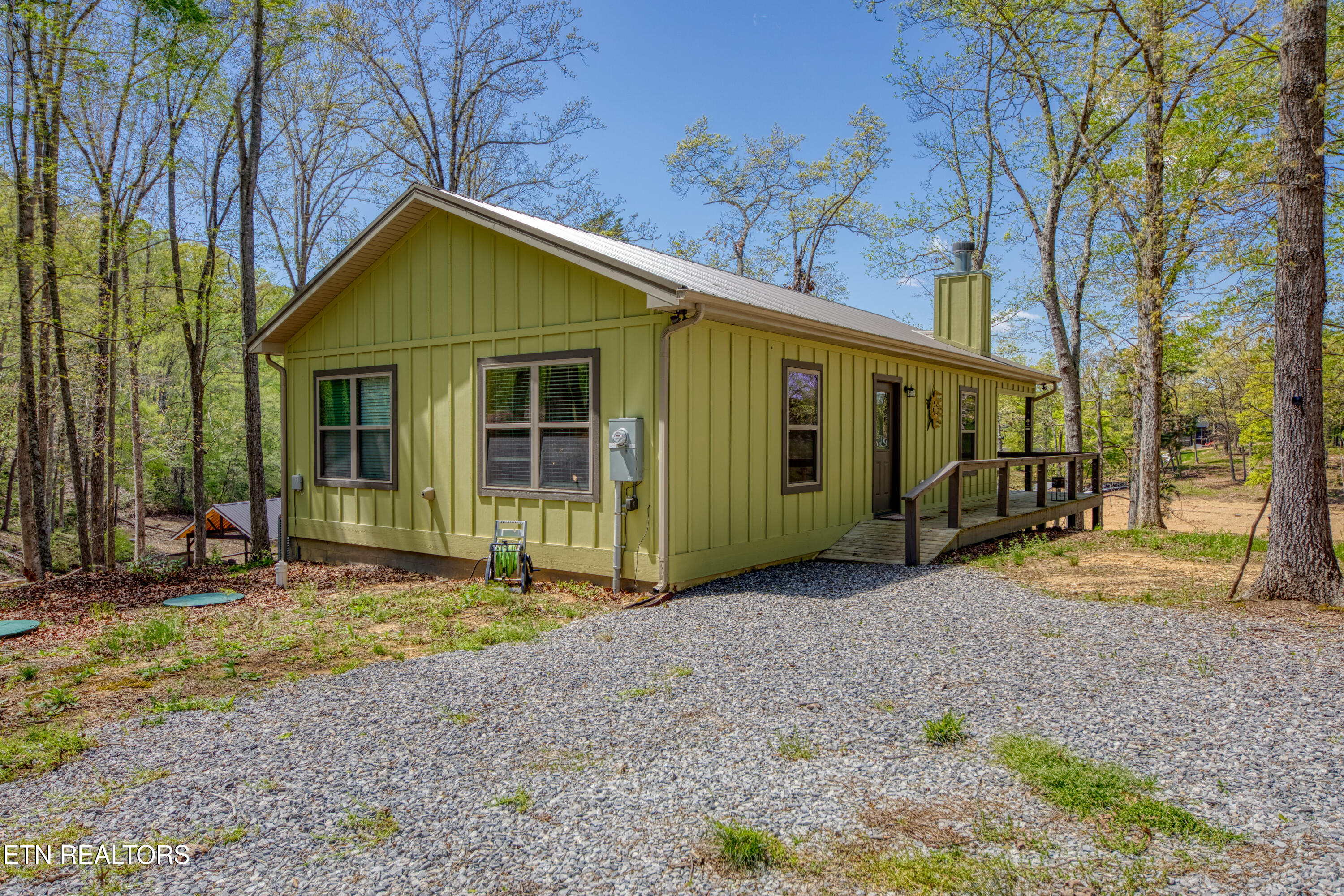 1040 Ridge Point Tr