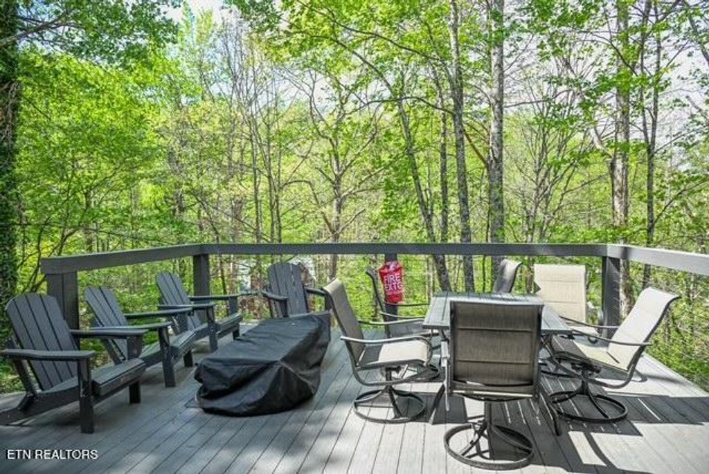 Photo of 1421 Silver Poplar Lane, Sevierville, TN 37876 (MLS # 1336978)