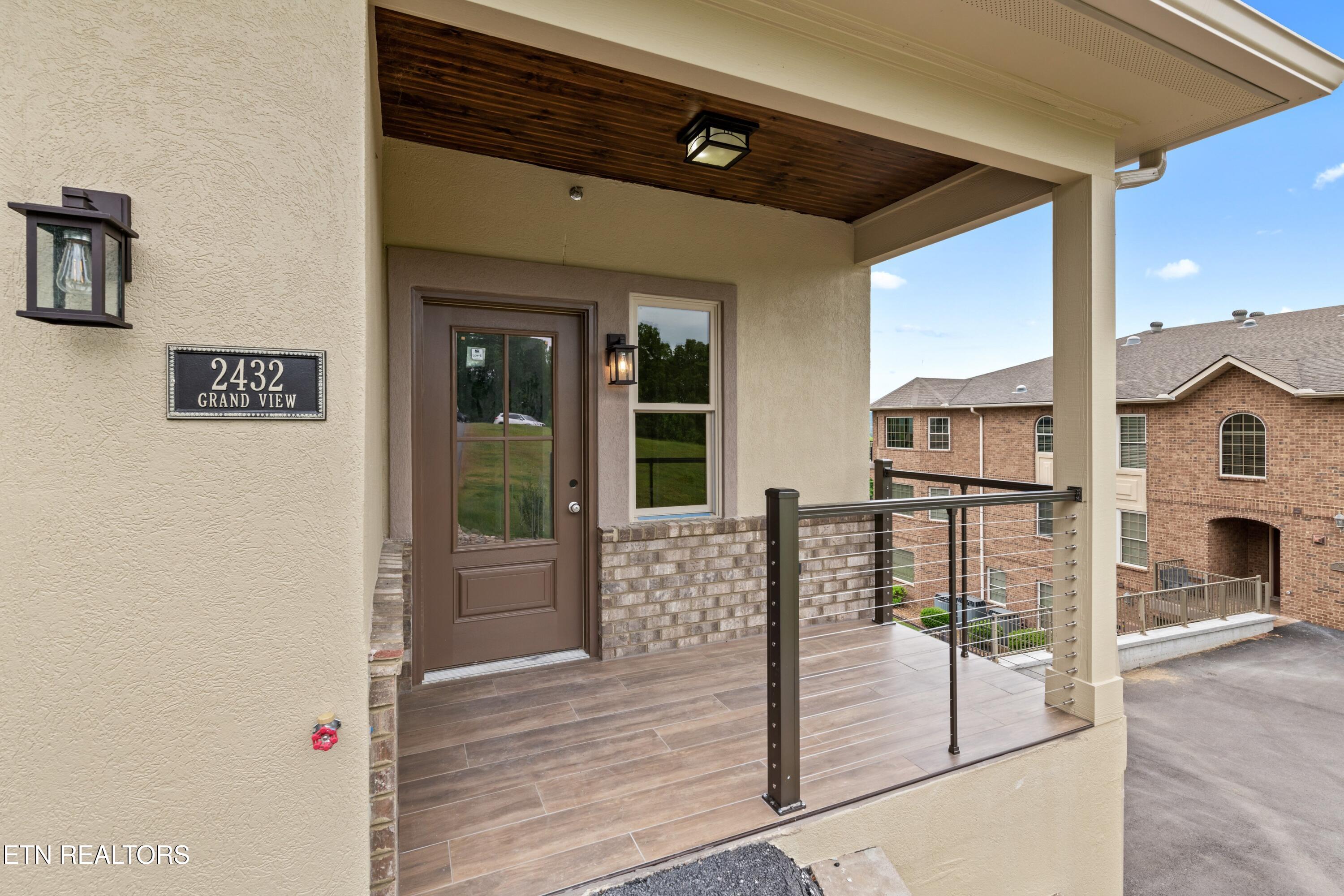 2432 Grand View Court
