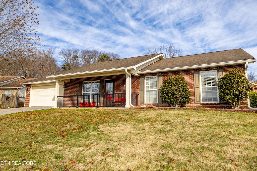 Photo of 3002 Country Meadows Lane, Maryville, TN 37803 (MLS # 1325237)