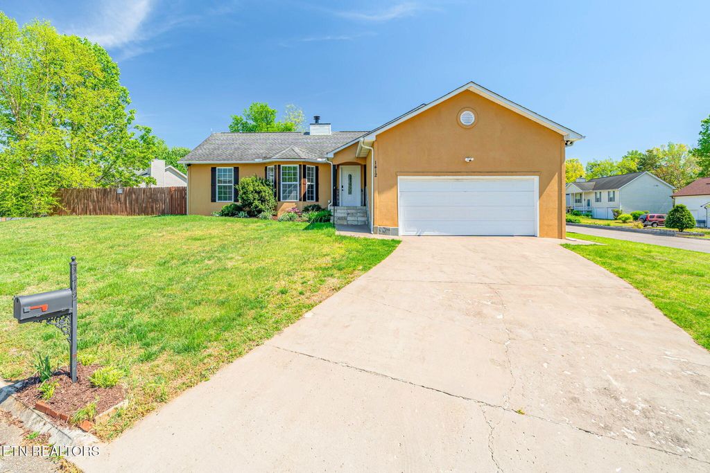 Photo of 1412 Windgrove Lane, Knoxville, TN 37912 (MLS # 1336432)