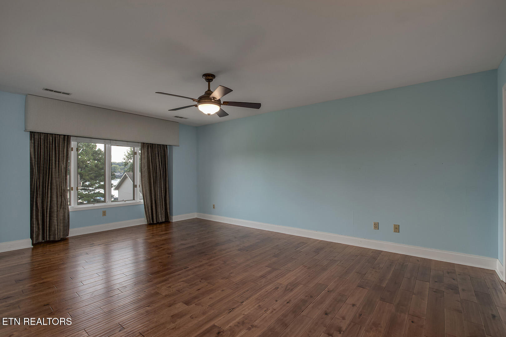 Loudon, Tennessee 37774, United States, 3 Bedrooms Bedrooms, ,3 BathroomsBathrooms,Residential,Pending,210180