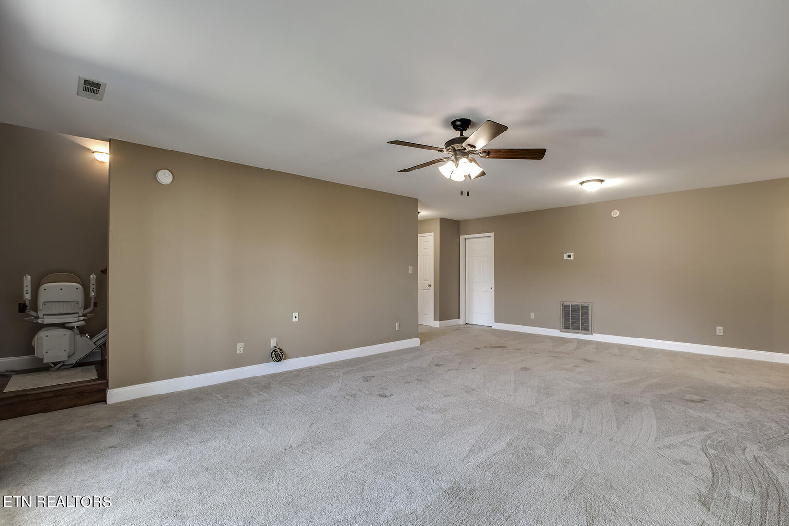 Loudon, Tennessee 37774, United States, 3 Bedrooms Bedrooms, ,3 BathroomsBathrooms,Residential,Pending,210180