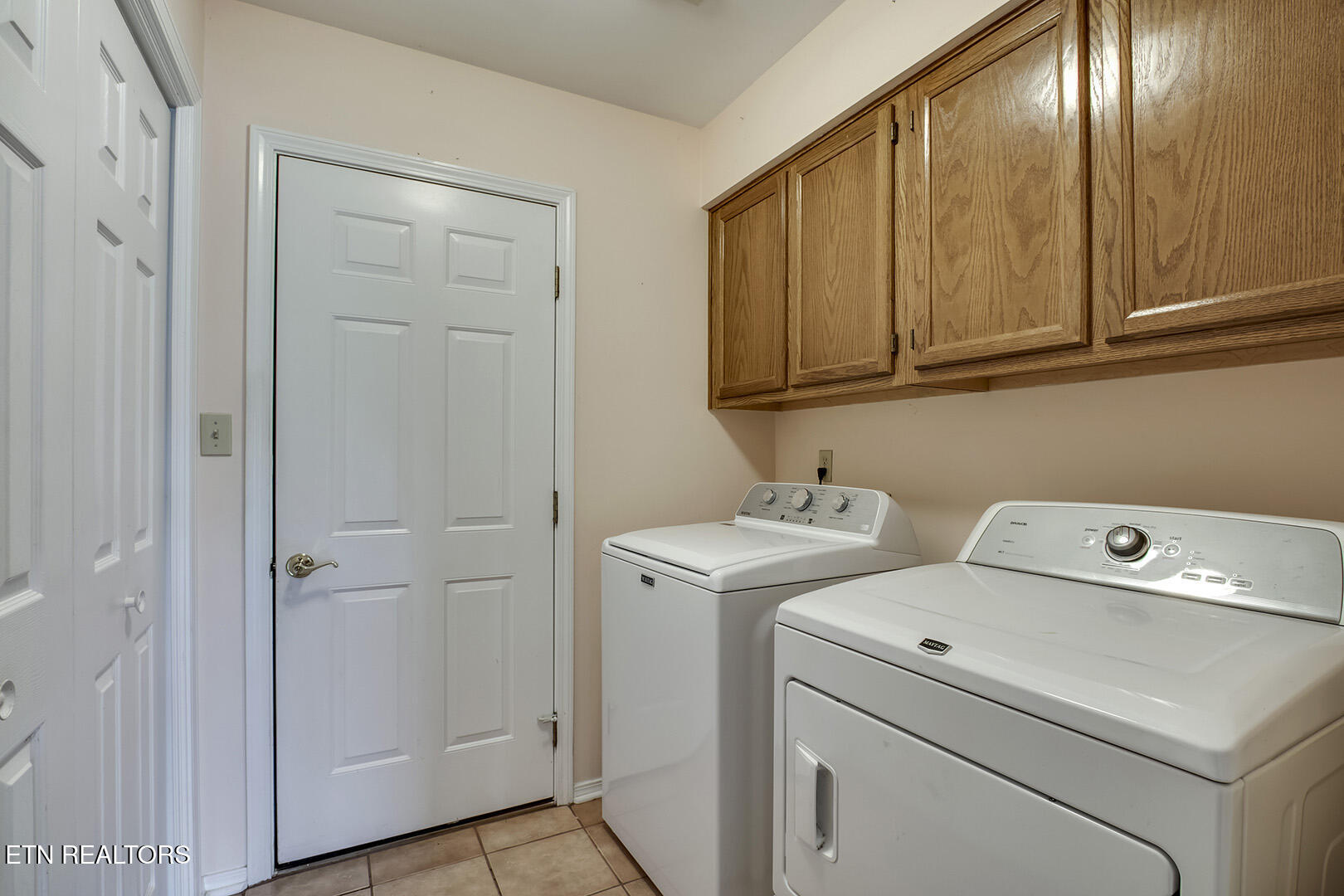 Loudon, Tennessee 37774, United States, 3 Bedrooms Bedrooms, ,3 BathroomsBathrooms,Residential,Pending,210180