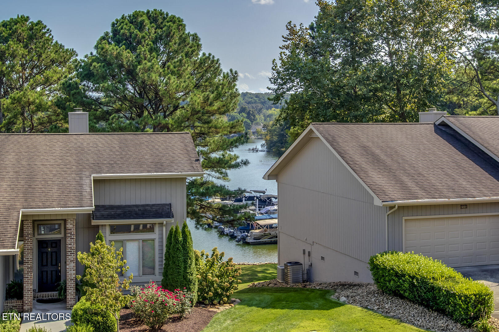 Loudon, Tennessee 37774, United States, 3 Bedrooms Bedrooms, ,3 BathroomsBathrooms,Residential,Pending,210180