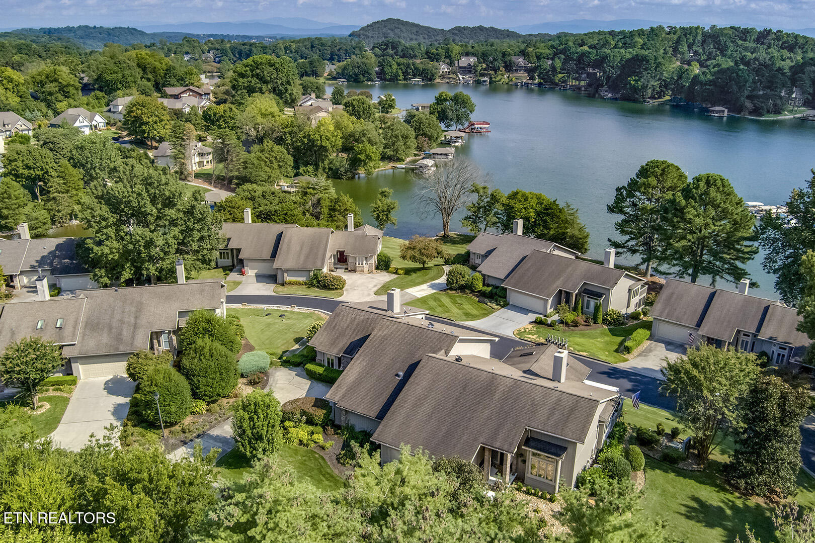 Loudon, Tennessee 37774, United States, 3 Bedrooms Bedrooms, ,3 BathroomsBathrooms,Residential,Pending,210180