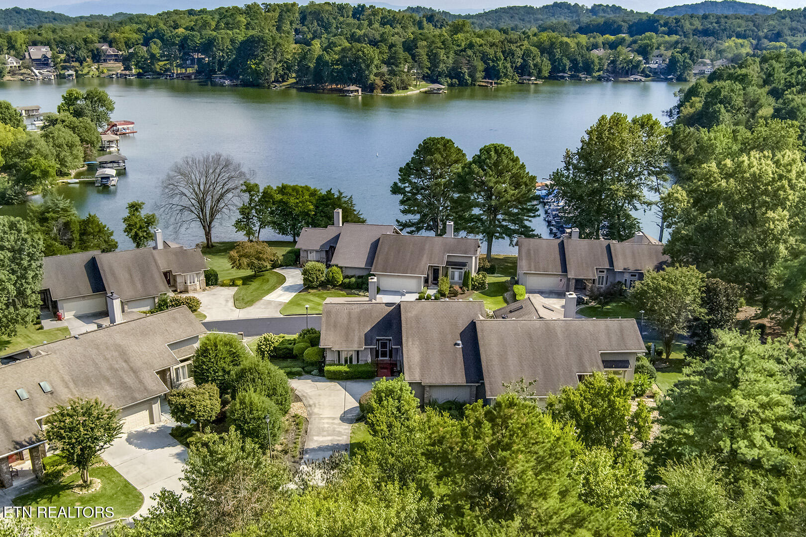 Loudon, Tennessee 37774, United States, 3 Bedrooms Bedrooms, ,3 BathroomsBathrooms,Residential,Pending,210180