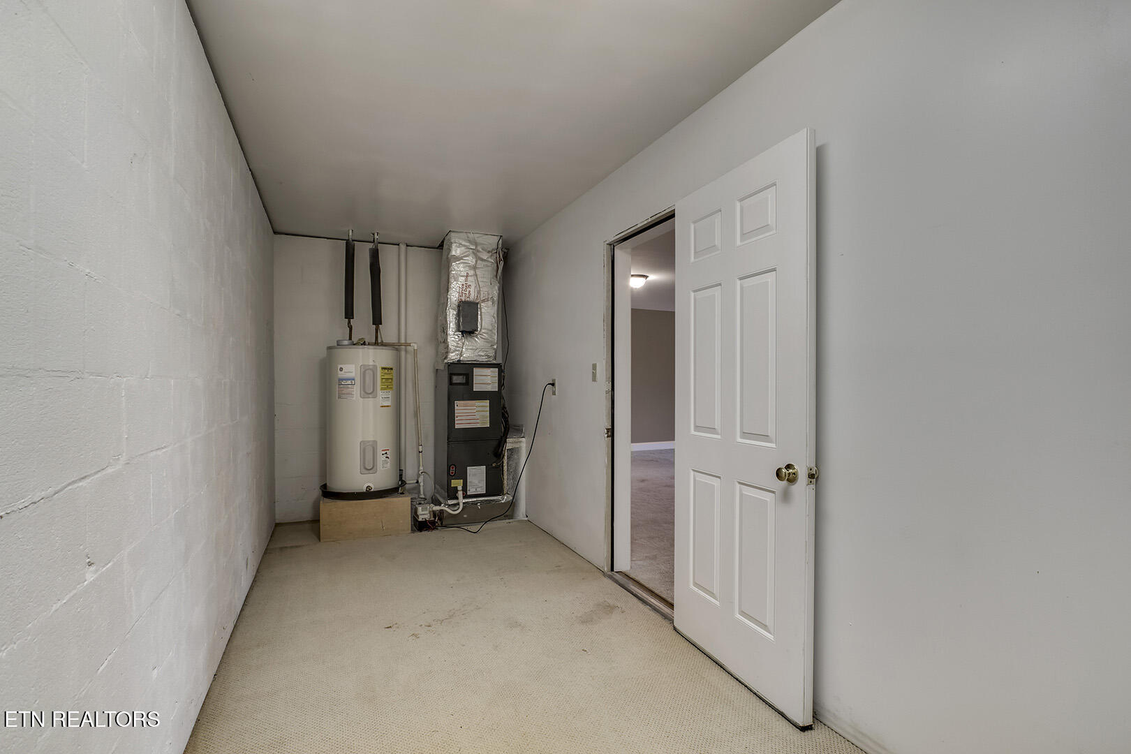 Loudon, Tennessee 37774, United States, 3 Bedrooms Bedrooms, ,3 BathroomsBathrooms,Residential,Pending,210180