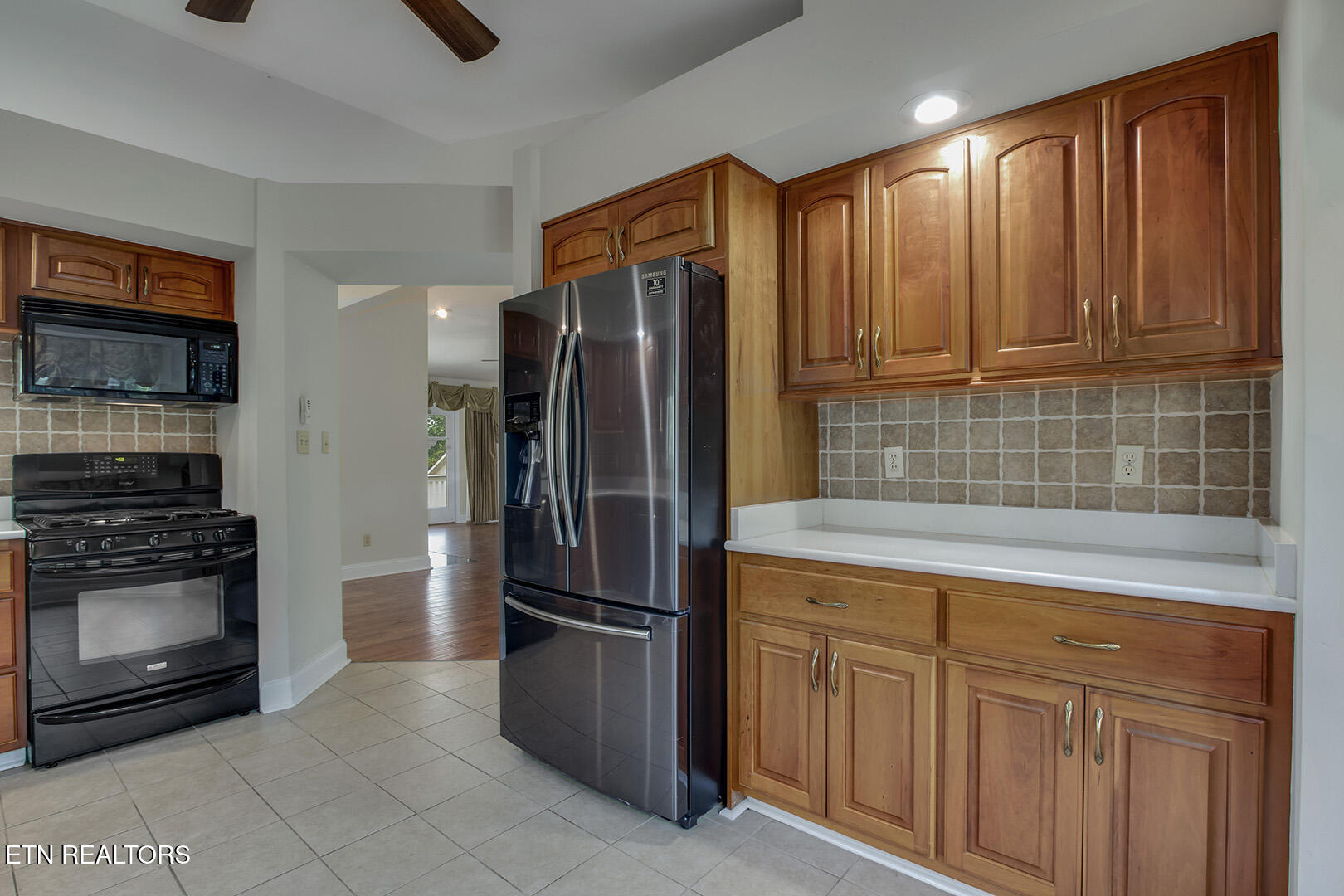 Loudon, Tennessee 37774, United States, 3 Bedrooms Bedrooms, ,3 BathroomsBathrooms,Residential,Pending,210180