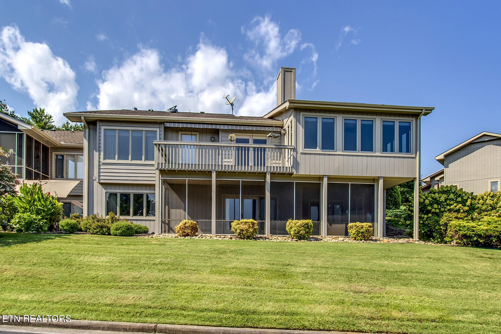 Loudon, Tennessee 37774, United States, 3 Bedrooms Bedrooms, ,3 BathroomsBathrooms,Residential,Pending,210180