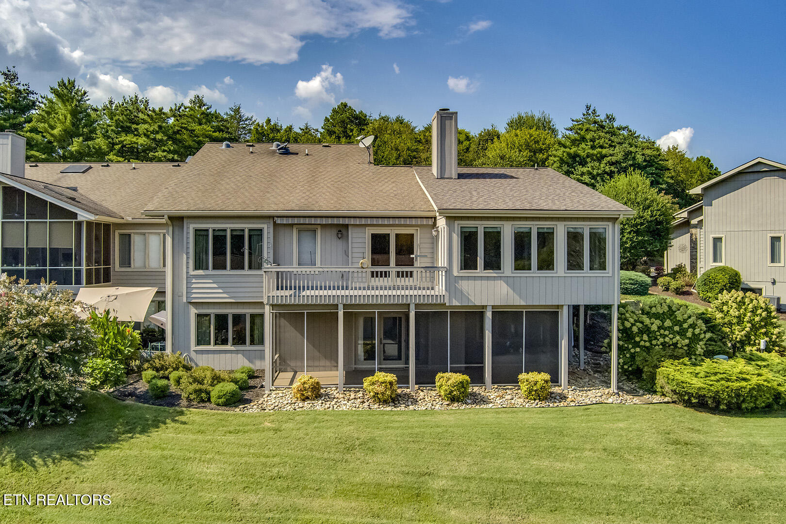 Loudon, Tennessee 37774, United States, 3 Bedrooms Bedrooms, ,3 BathroomsBathrooms,Residential,Pending,210180