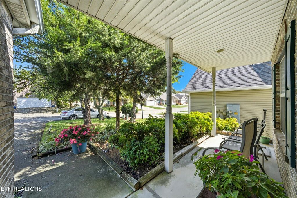 Photo of 1652 Emerald Pointe Lane, Knoxville, TN 37918 (MLS # 1318645)