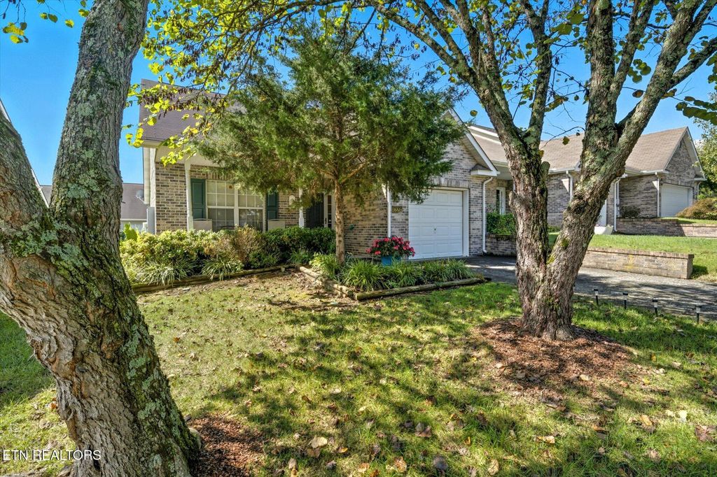 Photo of 1652 Emerald Pointe Lane, Knoxville, TN 37918 (MLS # 1318645)