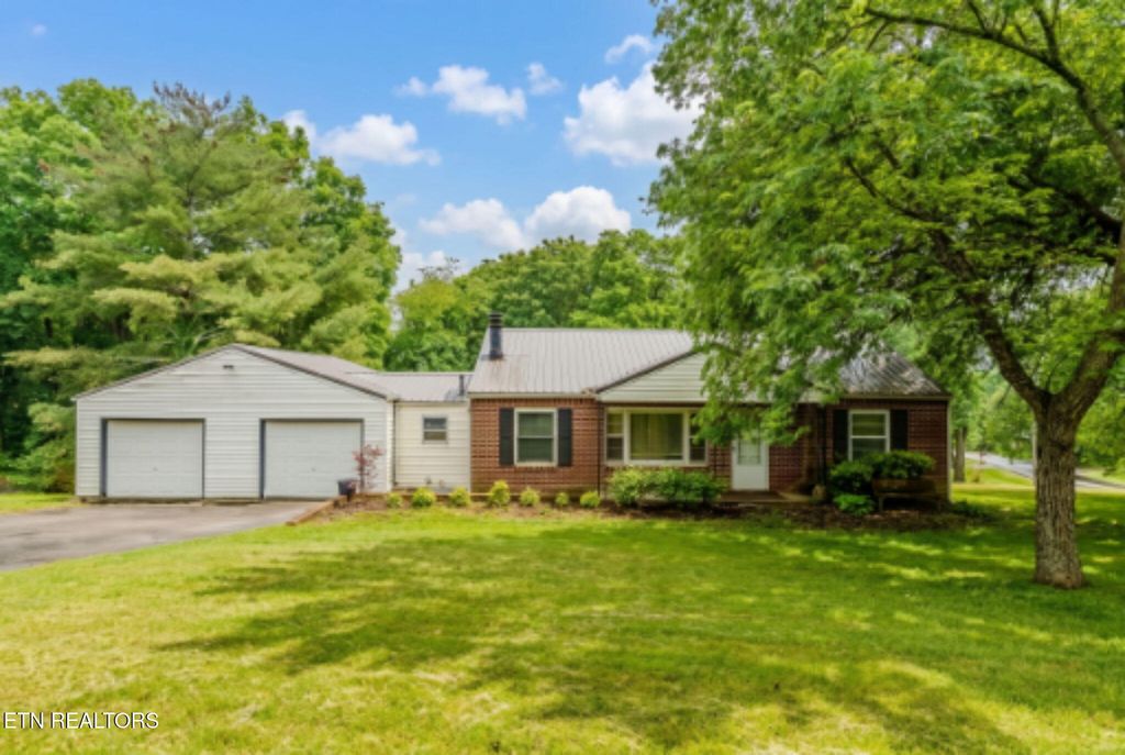 Photo of 2800 Patrick Ave, Maryville, TN 37804 (MLS # 1338462)