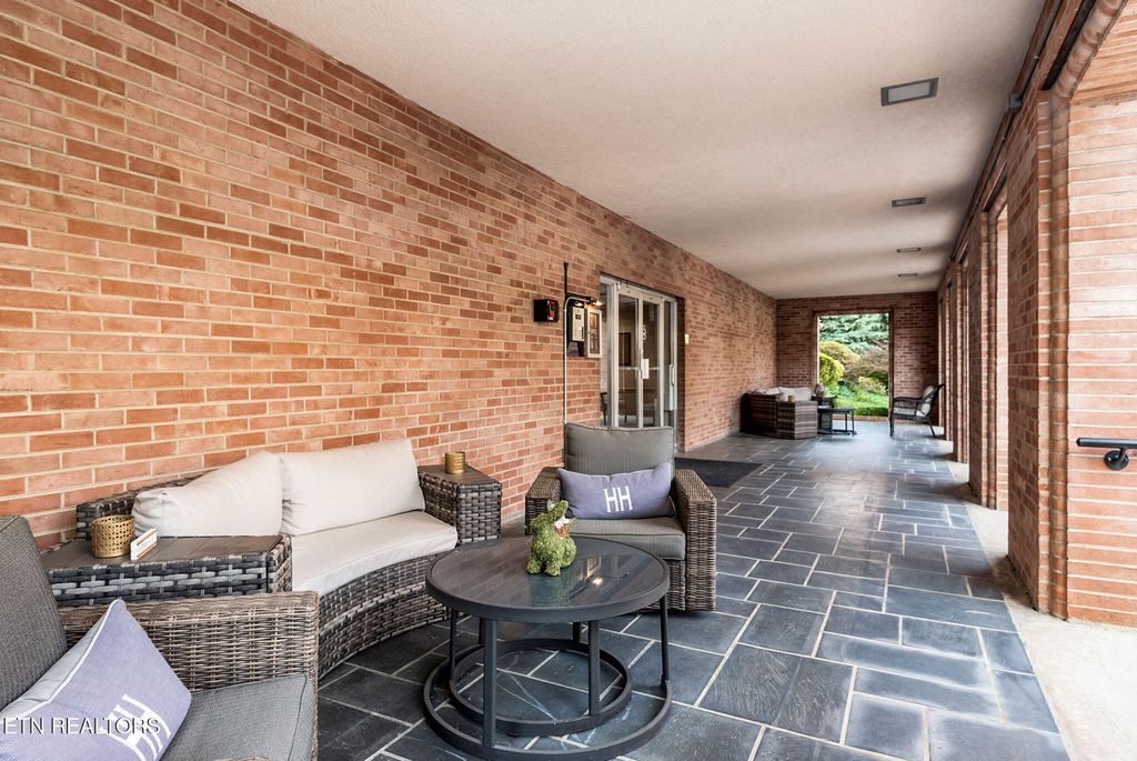 Photo of 1400 Kenesaw Ave #13A, Knoxville, TN 37919 (MLS # 1311066)