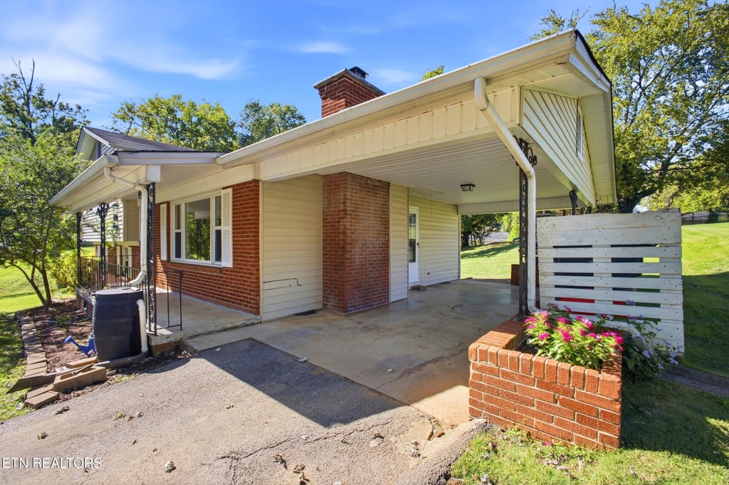 Photo of 4417 Silverhill Drive, Knoxville, TN 37921 (MLS # 1358139)