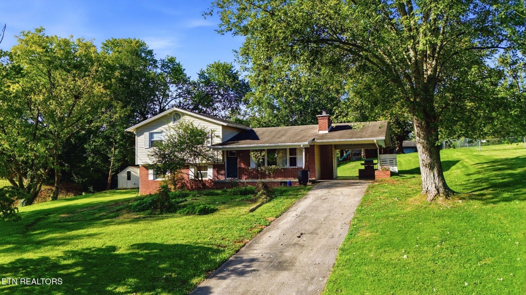 Photo of 4417 Silverhill Drive, Knoxville, TN 37921 (MLS # 1358139)