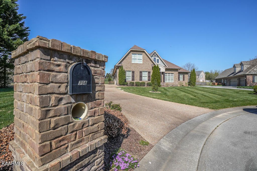 Photo of 708 Waverly Court, Alcoa, TN 37701 (MLS # 1222326)