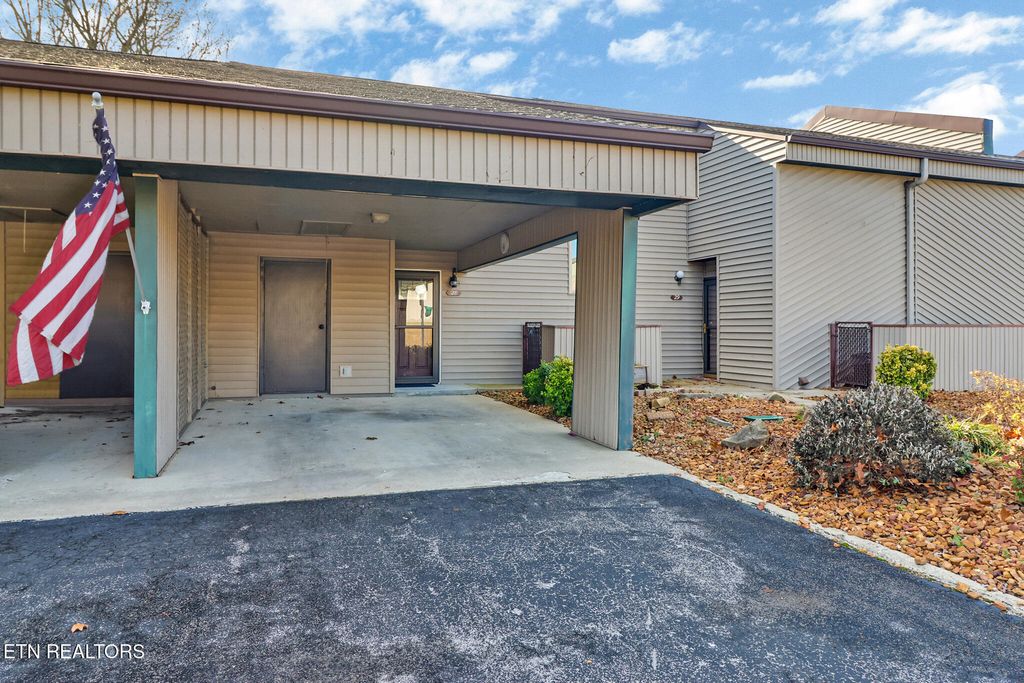 Photo of 96 Lakeshsore Lane #28, Crossville, TN 38558 (MLS # 1323053)