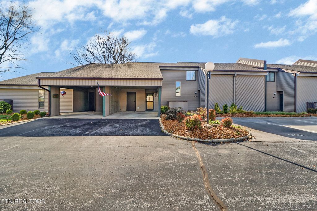 Photo of 96 Lakeshsore Lane #28, Crossville, TN 38558 (MLS # 1323053)