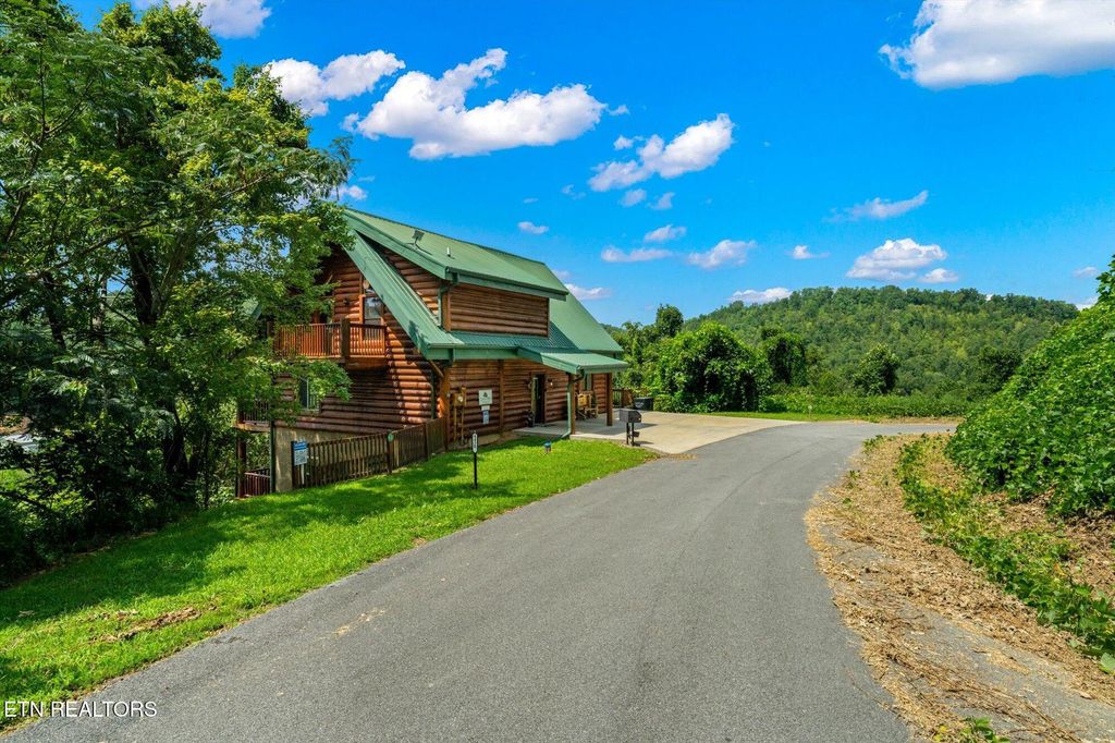 Photo of 4430 New Pioneer Tr, Pigeon Forge, TN 37863 (MLS # 1333182)