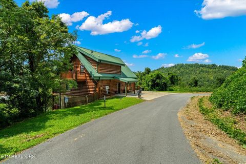 Photo of 4430 New Pioneer Tr, Pigeon Forge, TN 37863 (MLS # 1333182)