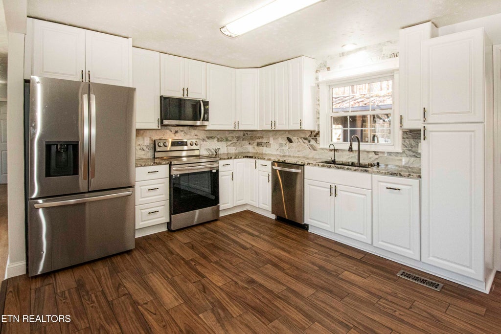 Photo of 4509 NW Willowdale Drive, Knoxville, TN 37921 (MLS # 1355932)