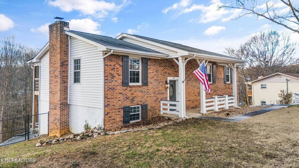 Photo of 8225 Cricket Rd, Powell, TN 37849 (MLS # 1326929)